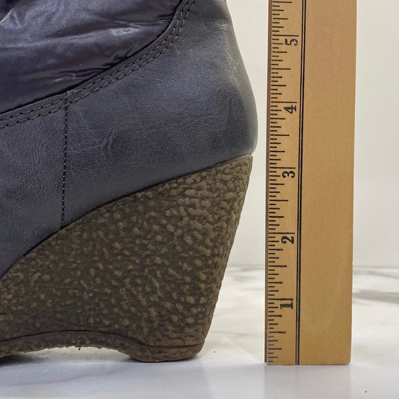 Steve Madden Grey Puffy Winter Heeled Boots - Picture 11 of 13